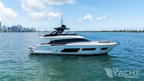 Ferretti Yachts 670