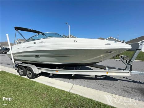 Sea Ray 220 Sundeck - Sea Ray 200 Sundeck