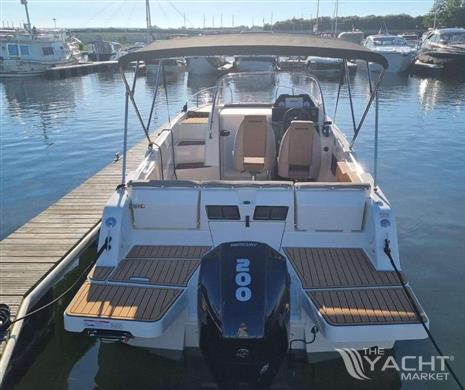 QUICKSILVER QUICKSILVER ACTIV 755 SUNDECK