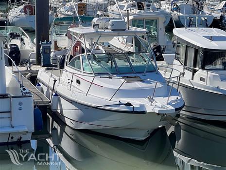 BOSTON WHALER CONQUEST 275