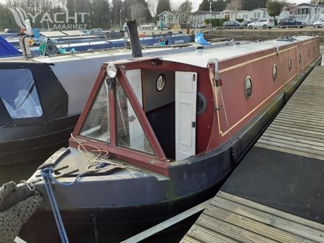 R &amp; D Fabrications 60ft Narrowboat called Stove Pipe Wells