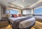 Absolute Navetta 53