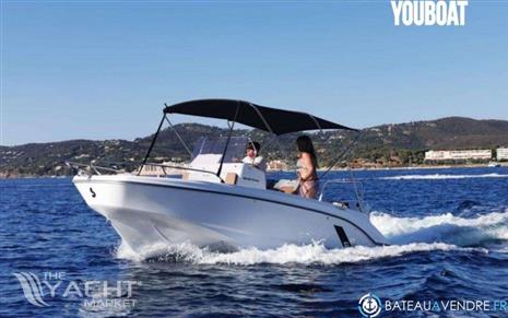 BENETEAU FLYER 6 SPACEDECK