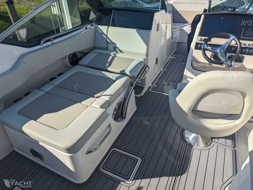 2022 Boston Whaler