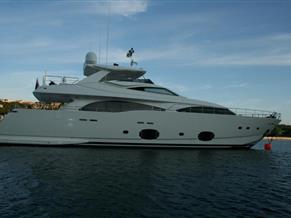Ferretti Yachts Custom Line CL 97