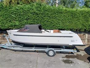 Maxima boats 730