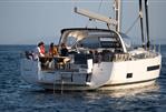 Jeanneau 55 Yacht - Stern