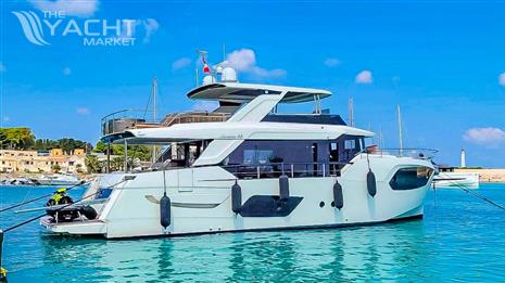 ABSOLUTE YACHTS NAVETTA 68