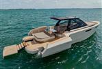 EVO Yachts R4 - with cockpit opening
