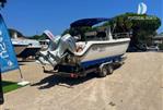 BOSTON WHALER OUTRAGE 26