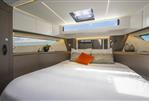 Jeanneau Merry Fisher 1295 Flybridge - Jeanneau Merry Fisher 1295 Flybridge - forward cabin with double berth and roof hatch