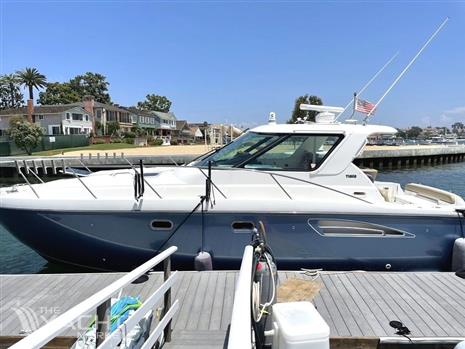 Tiara  3600 Sovran