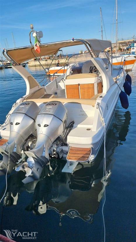 BENETEAU FLYER 850 SUNDECK