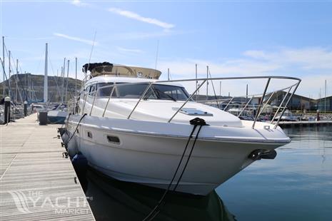 Sealine T51 - Image courtesy of JD Yachts