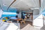 Ferretti Yachts Raised Pilot House