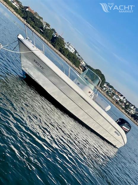 Sessa Marine Key Largo 19