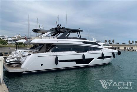 Ferretti 780