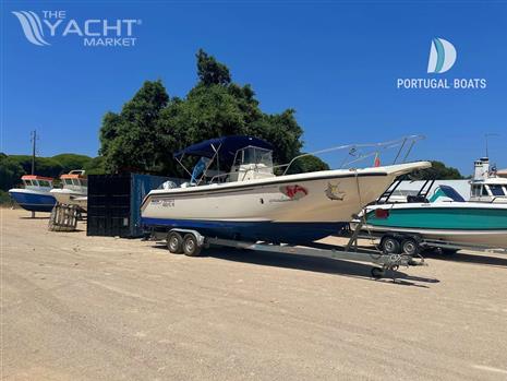 BOSTON WHALER OUTRAGE 26