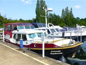 Linssen Dutch Sturdy 380AC  Dutch Steel Cruiser