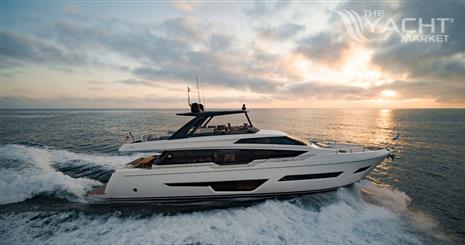 Ferretti 780