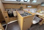 Beneteau Oceanis 34 - Galley