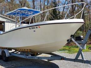 Mako 261 CENTER CONSOLE