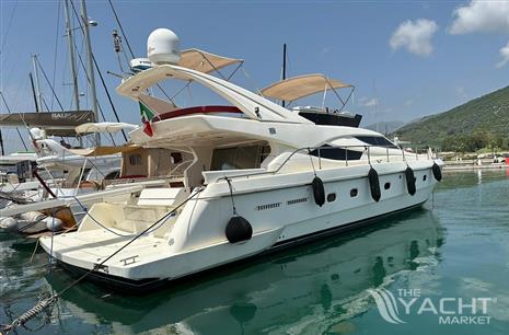 FERRETTI 620 Fly