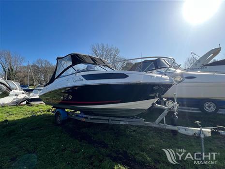 Bayliner VR5 Cuddy