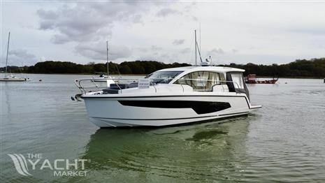 sealine c 335v