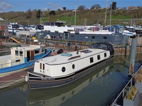 Bluewater Cruisers Widebeam Cruiser Stern