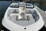 Bayliner VR6 OB - Bow Shot
