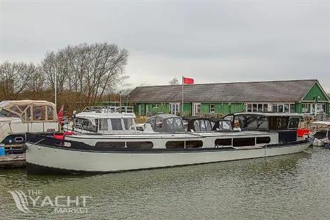  Jonathan Wilson Boats Finesse 70 x 13&#39;06&quot; Dutch Barge