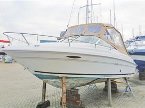 Sea Ray 215 Express Cruiser