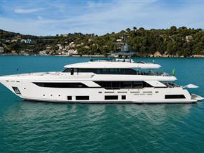 CUSTOM LINE CUSTOM LINE 37 NAVETTA