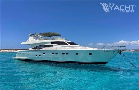 Ferretti Yachts 68