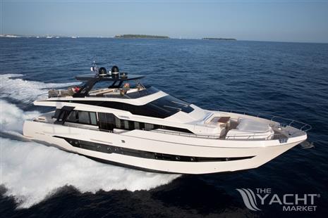 Cayman Yachts F920 - Exterior (9).jpeg