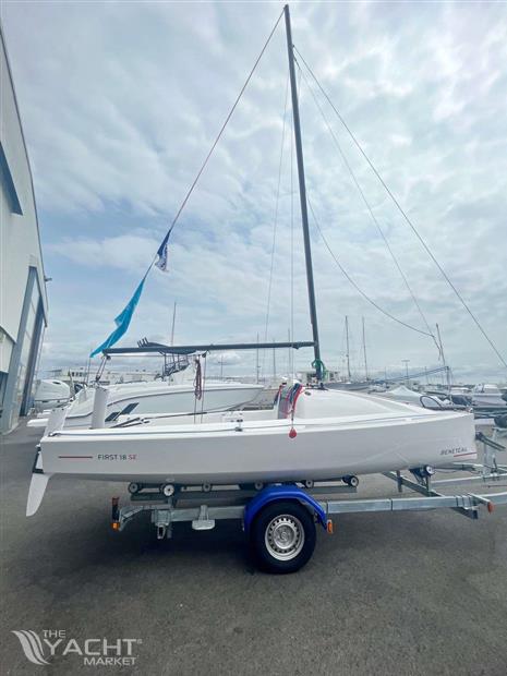 BENETEAU FIRST 18 SE