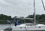 Hunter e36 - Starboard Side