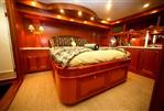 Offshore 66/72 Pilothouse - Master Stateroom