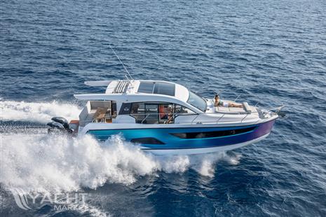 Sealine C390V