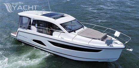 Sealine C390