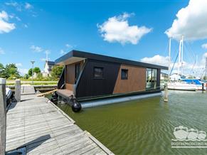 SL Houseboat Marina Den Oever Inclusief Ligplaats