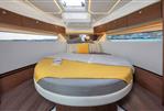 Jeanneau Merry Fisher 1095 - Jeanneau Merry Fisher 1095 - forward cabin with island double berth