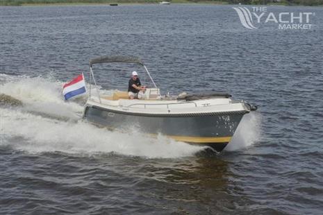 Interboat Intender 850