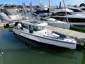 Axopar 28 Cabin
