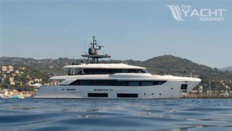 Ferretti Custom Line Navetta 33 - Ferretti Custom Line Navetta 33 (2019)