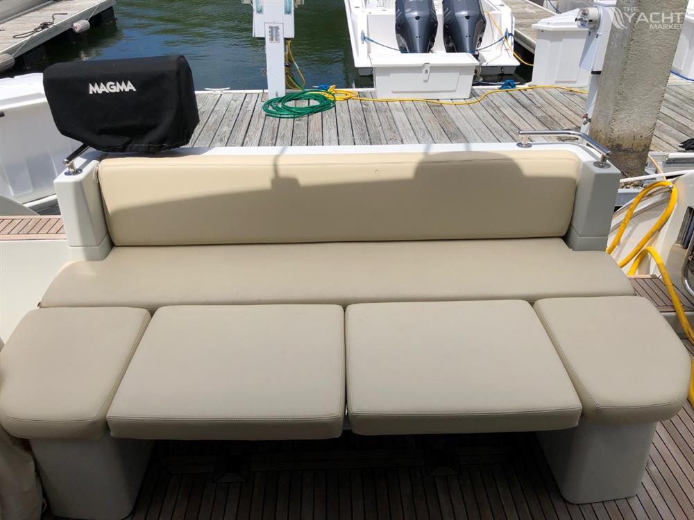 2012 Azimut