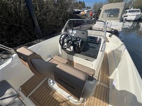 Quicksilver Activ 555 Open