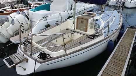 WAUQUIEZ CENTURION 32