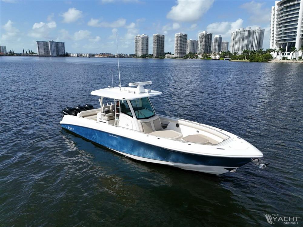 2017 Boston Whaler